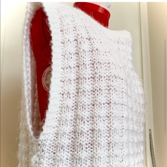 Vintage HANDCRAFTED Knit Boxy Sweater Vest, Creamy White - Picture 14 of 15